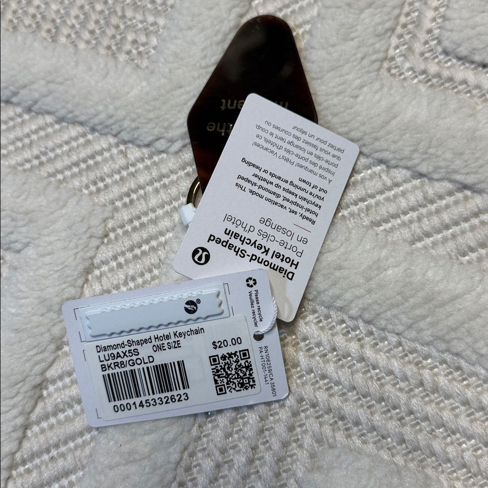 LULULEMON KEY CHAIN - Picture 7 of 7